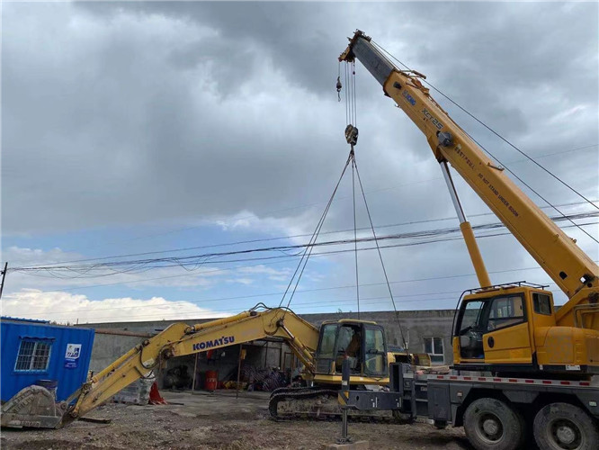 贵德县25吨吊车的工作半径是多少？